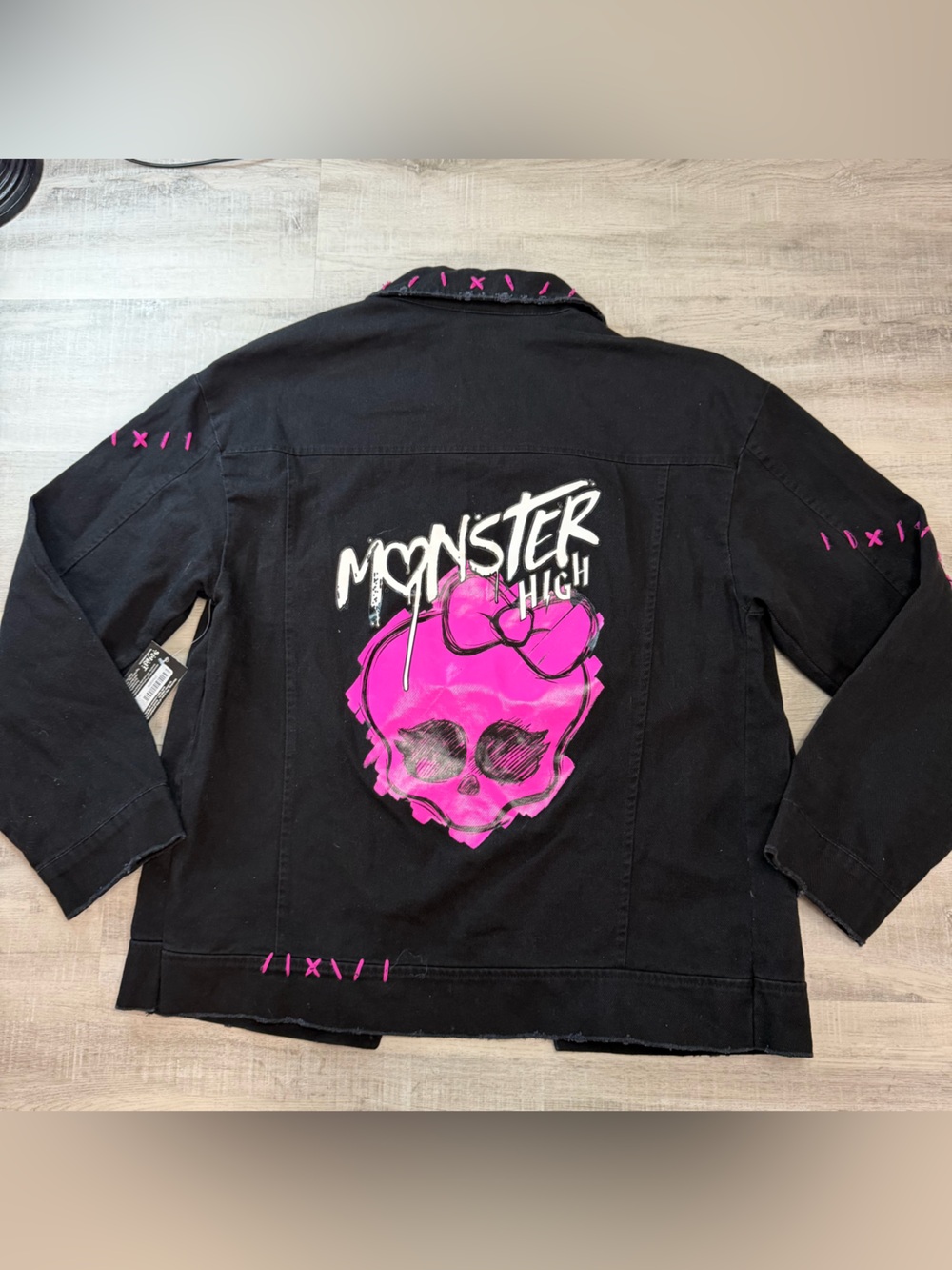 Monster High NWT Women's Black Demin Jean Jacket Size Small Graffiti Distressed